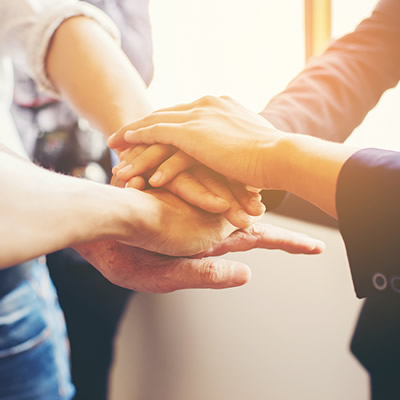 1578387330613882.jpg 14222083623_400x400.jpg